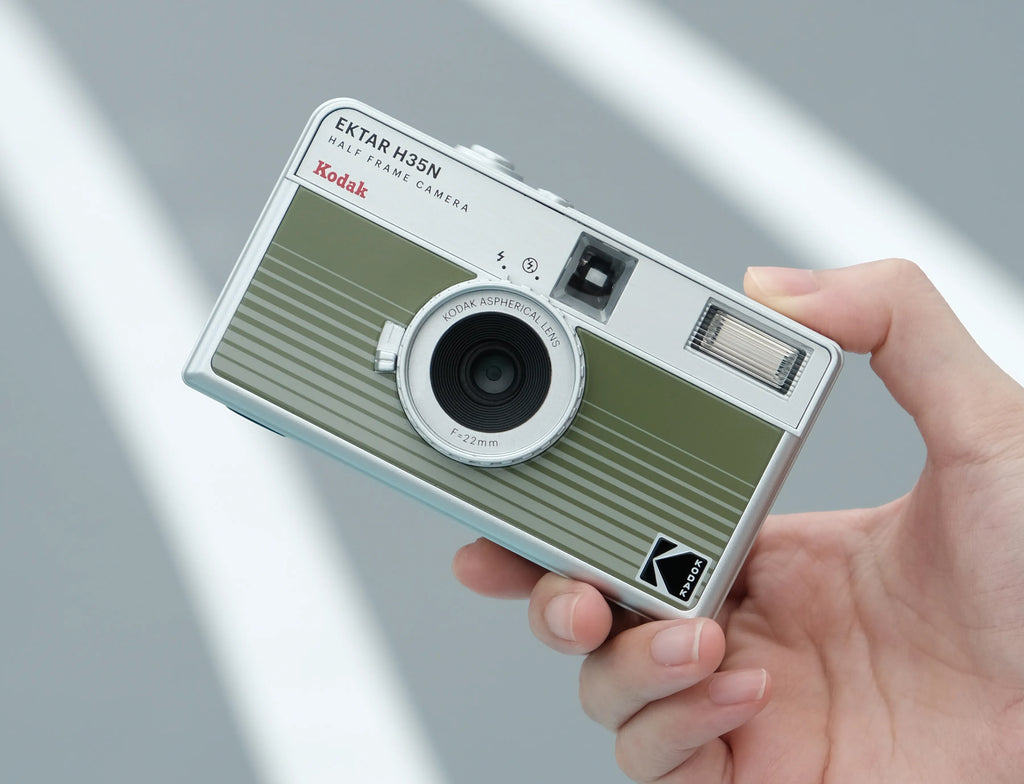 Kodak Ektar H35N Half Frame Kamera - Striped Green
