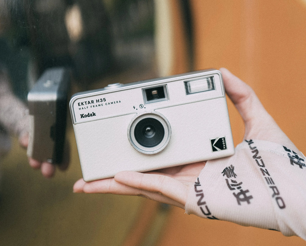 Kodak Ektar H35 Half Frame Kamera - Off-White